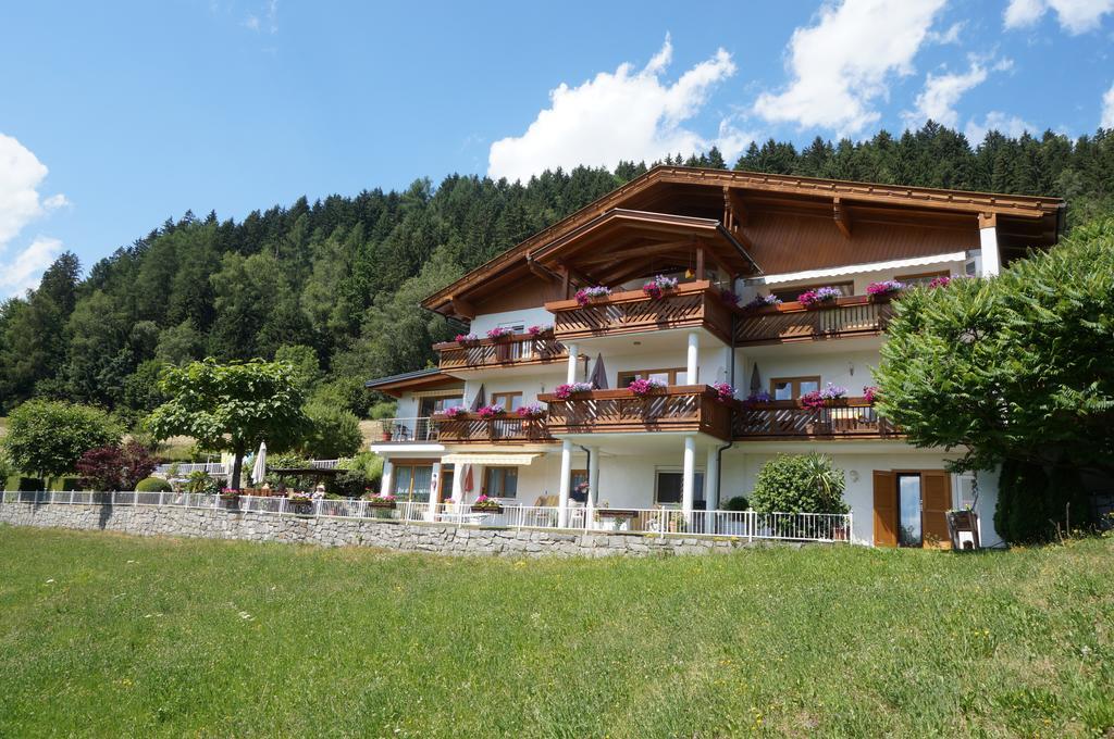 Haus Nowak Ferienwohnungen Millstatt Ruang foto